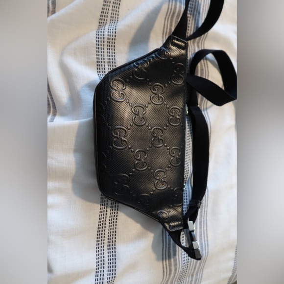 SOLD.  Gucci Belt bag small - Picture 2 of 7